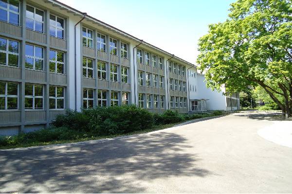 Schulhaus Feld-Winterthur